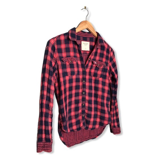 Abercrombie & Fitch | Soft Red & Navy Blue Flannel - Picture 5 of 10